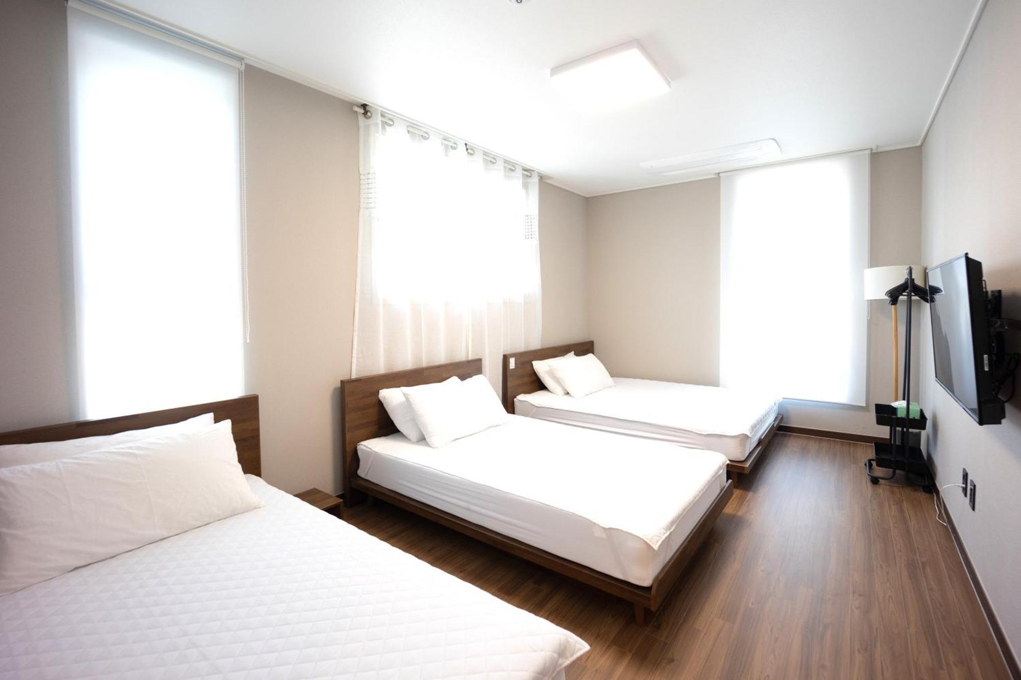 Incheon Airport Guest House King Bagian luar foto